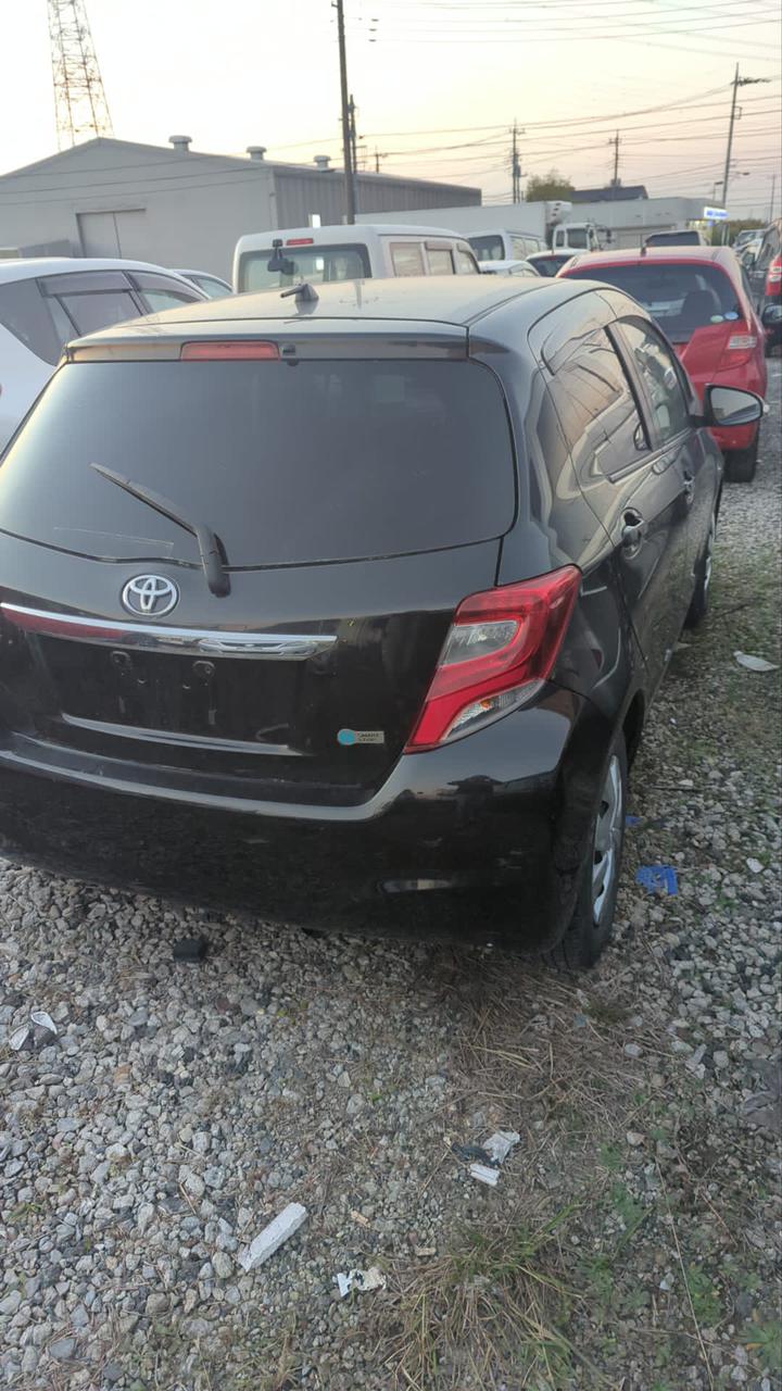2014 Toyota Vitz 